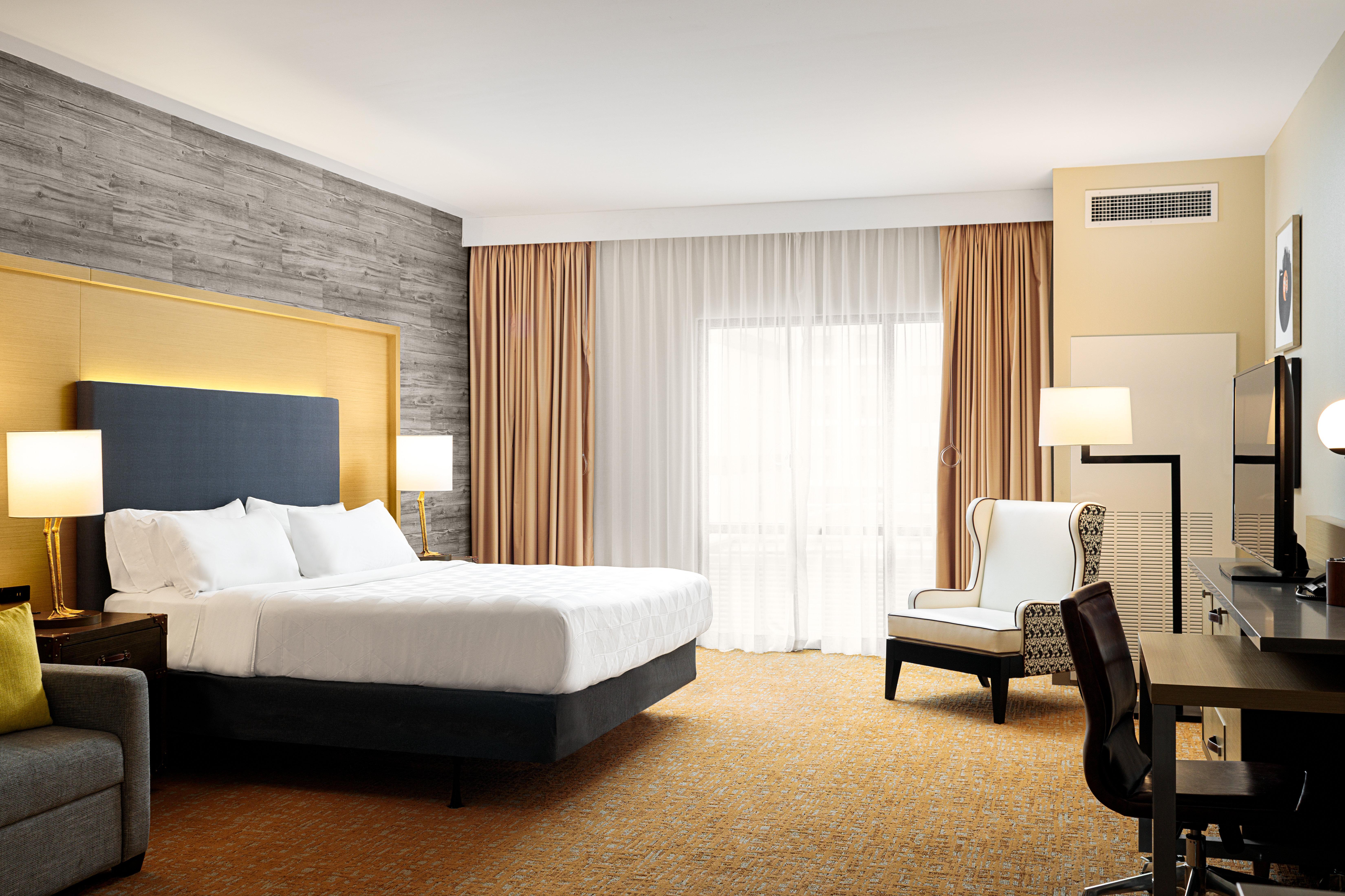 Holiday Inn & Suites Nashville Downtown Broadway Exterior photo
